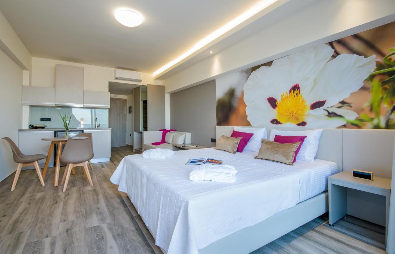 Incognito Creta Luxury Suites And More คอลิมวาริออน ภายนอก รูปภาพ